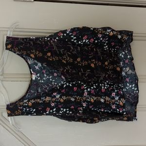 Medium Melrose and Market floral crop tank